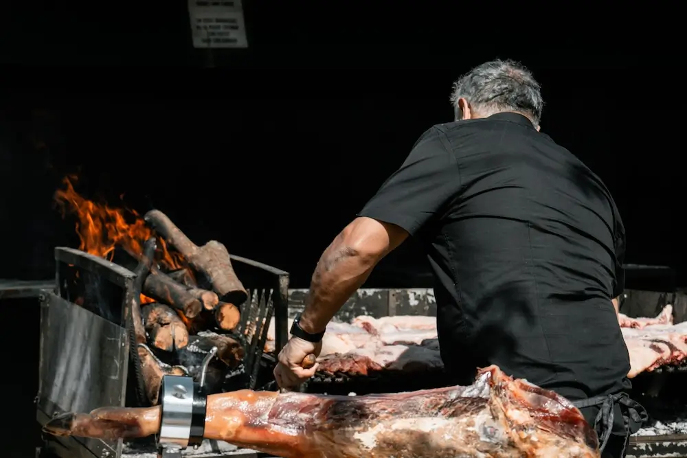 Todo el sabor de la carne a la brasa en la provincia de Girona